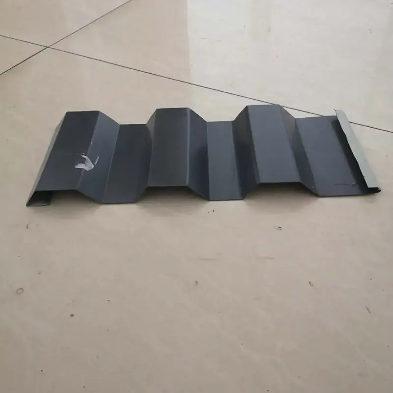 Oceľový panel s farebným náterom na skryté zapínanie