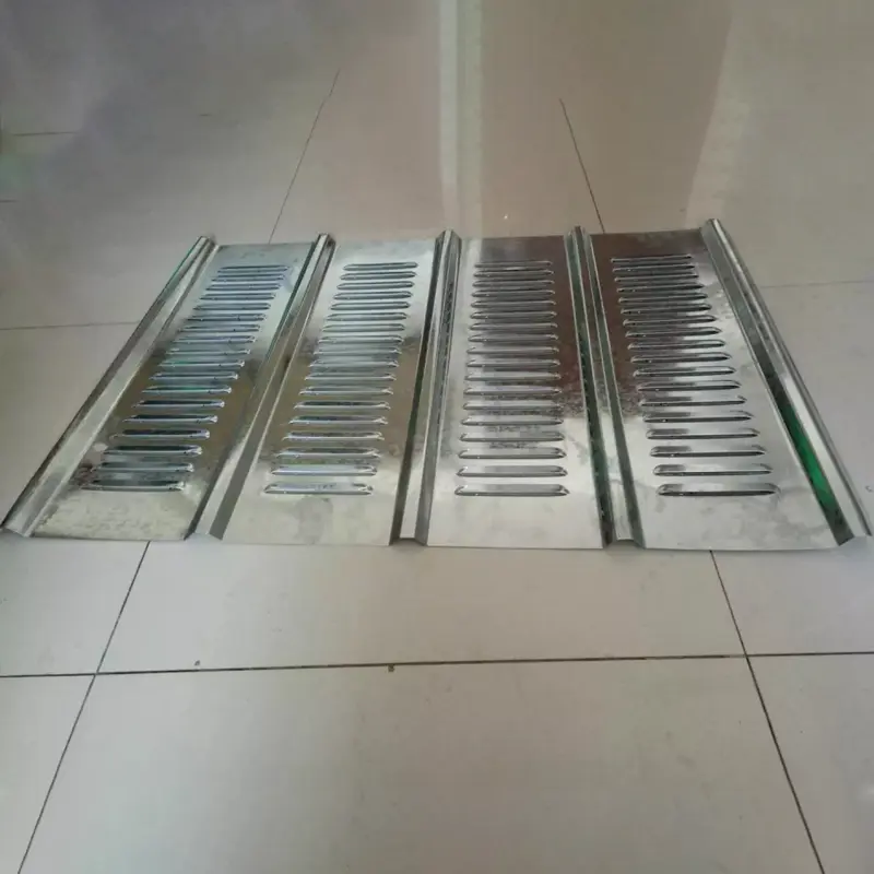 Dierovaný plech s žalúziou